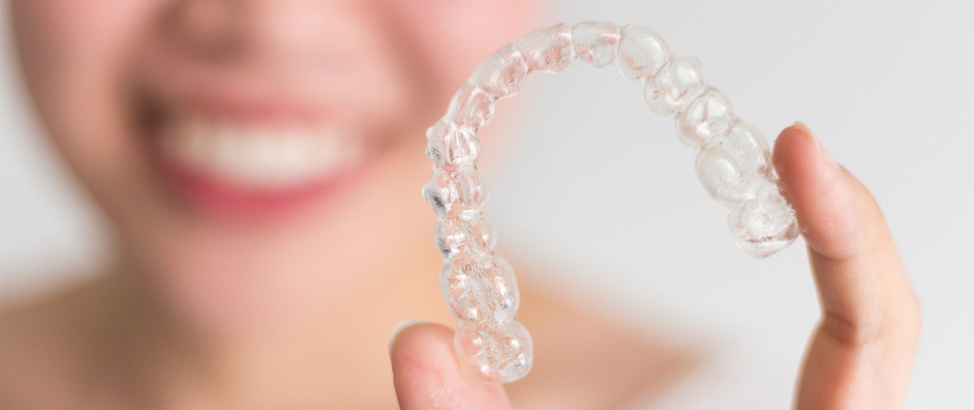 Aligner-Therapie (Invisalign®) in Tittling